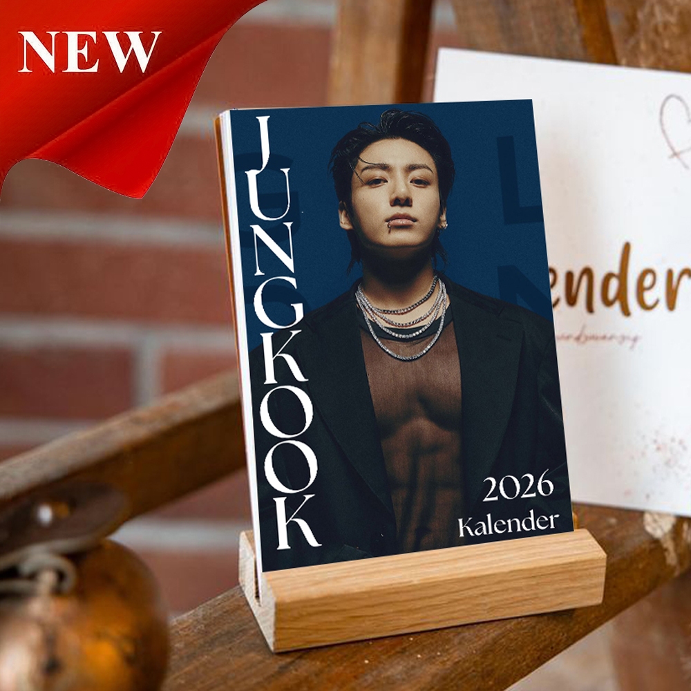 

A&M Kalender Meja Duduk Stand Kayu Jungkook BTS 2026