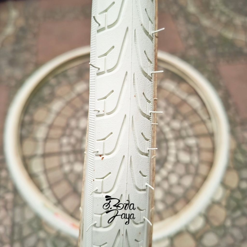 2pcs BAN LUAR VITTORIA RANDONNEUR  700 x 28c WIRE TYPE PUTIH
