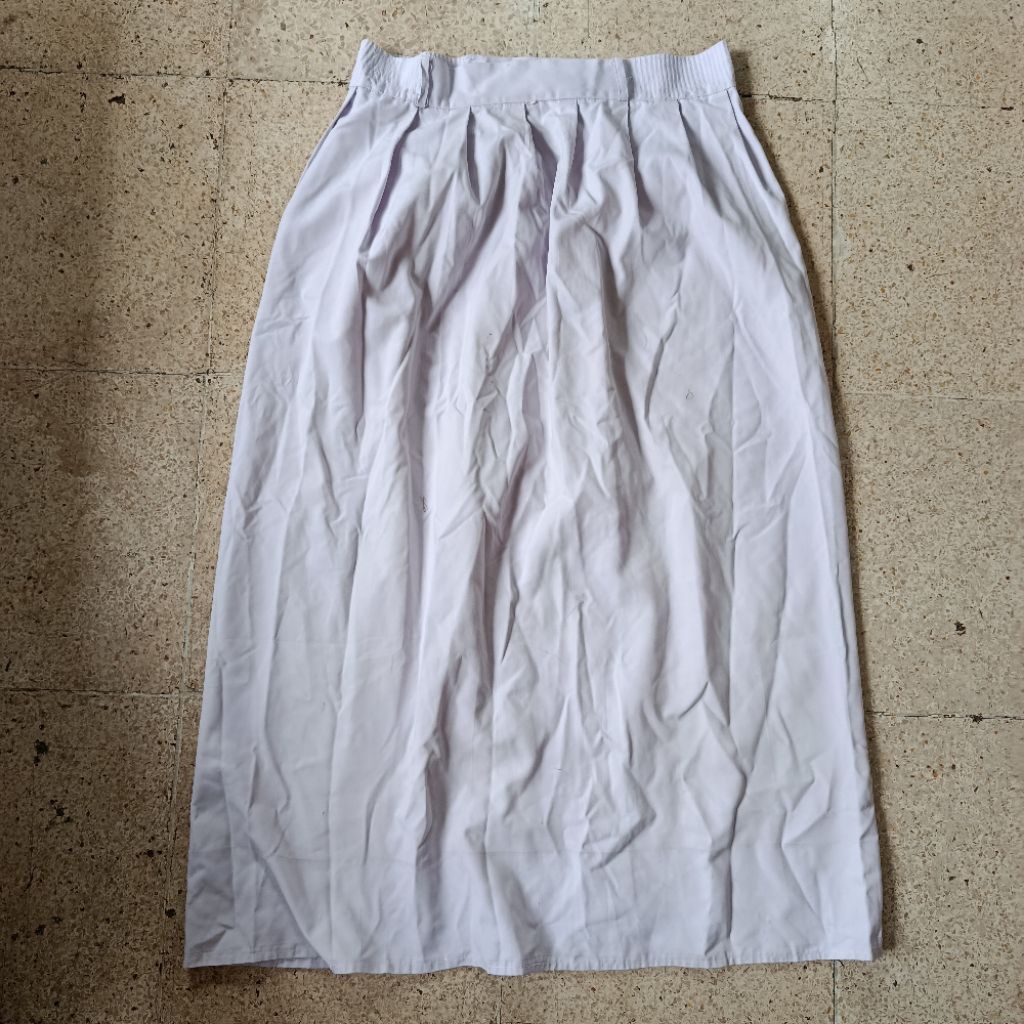 preloved rok putih panjang merk bullofa / FES 154