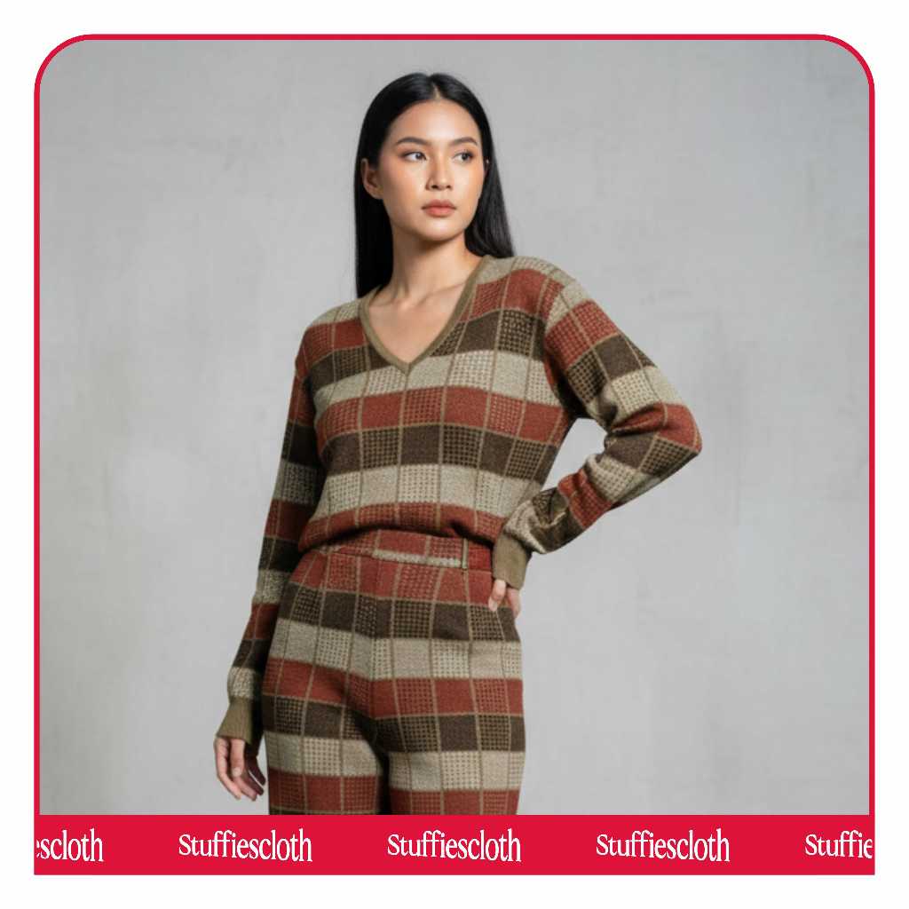 Sweater Rajut V-Neck Motif Kotak-Kotak