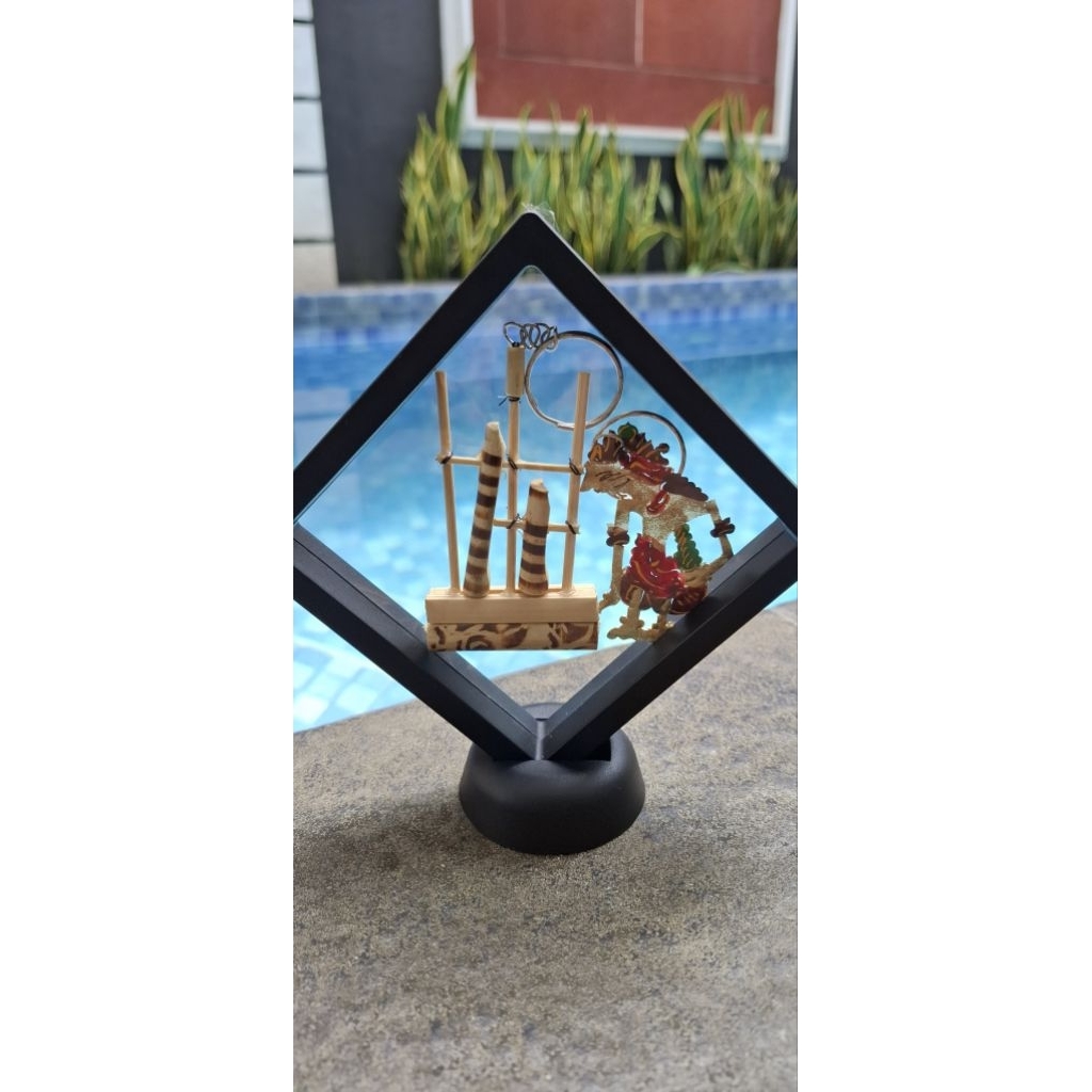 Souvenir Premium Budaya Indonesia – Pilih 2 Gantungan Kunci (Keris Kuningan, Kujang Kayu, Angklung M