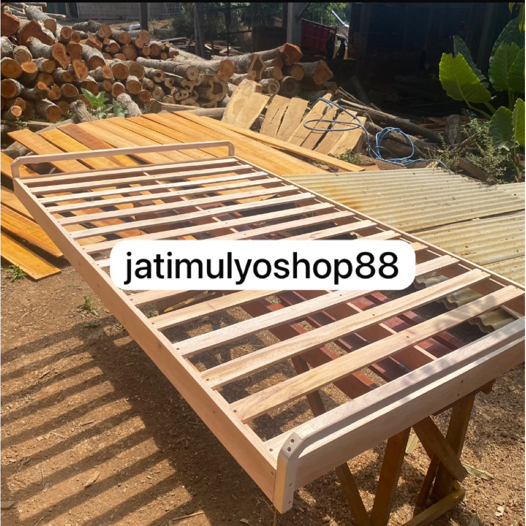 Dipan tempat tidur/lesehan kayu mahoni