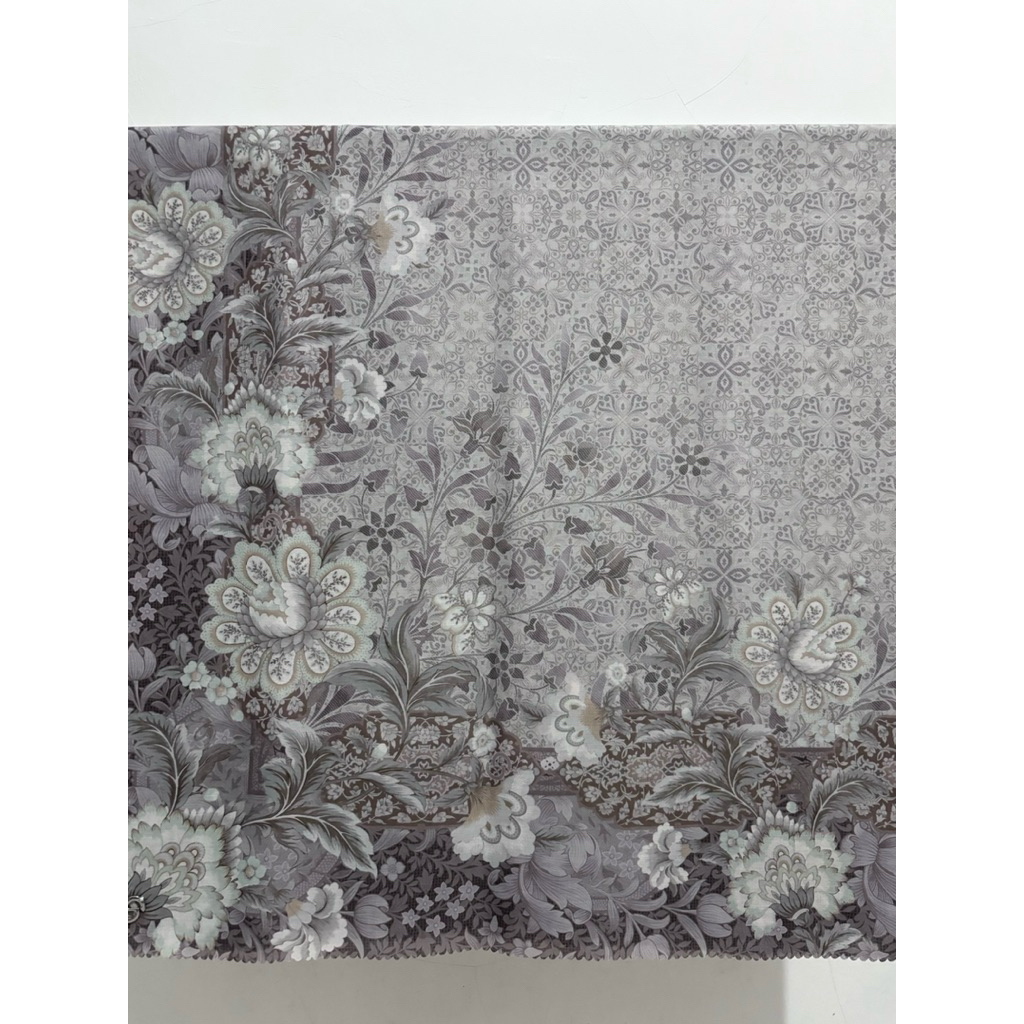 Preloved Hijab Seradia