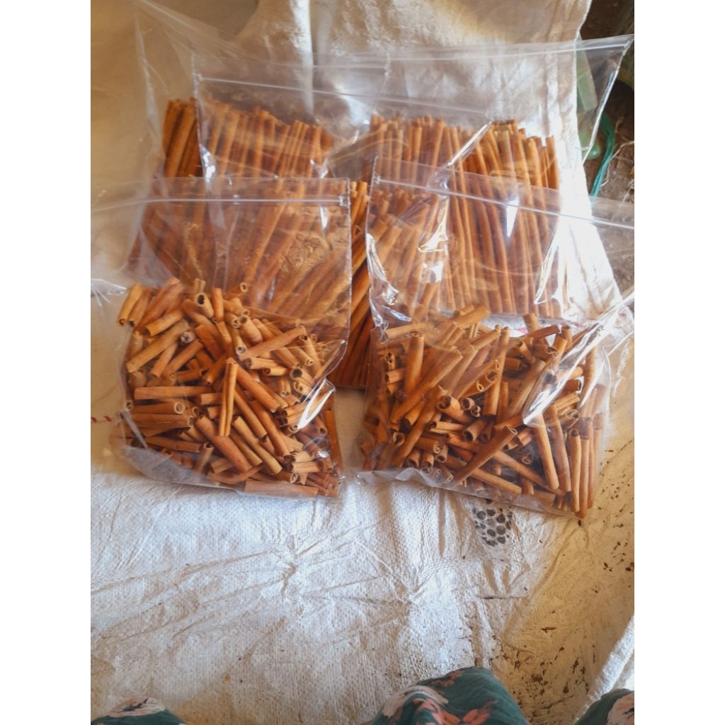 KULIT KAYU MANIS KERINCI jamb harum ny luar biasa/kualitas ny bagus,harga 1000 gr panjang 8 cm