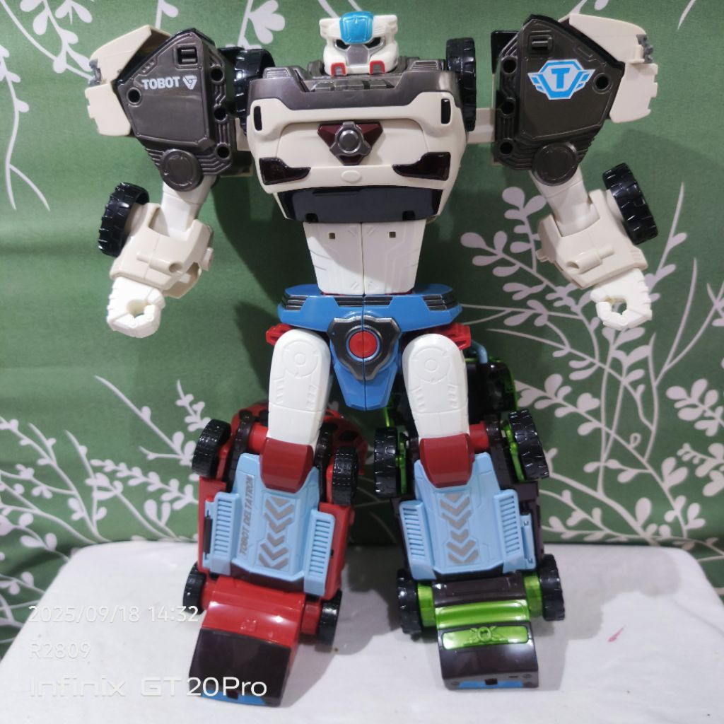Tobot Deltatron 3 young toys Jumbo