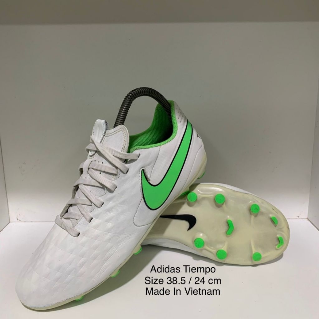 Sepatu Bola Nike Tiempo Preloved