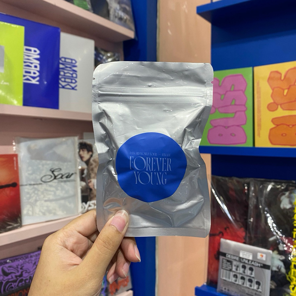 [ OFFICIAL ] DAY6 DENIMALZ SECRET MINI FACE KEYRING