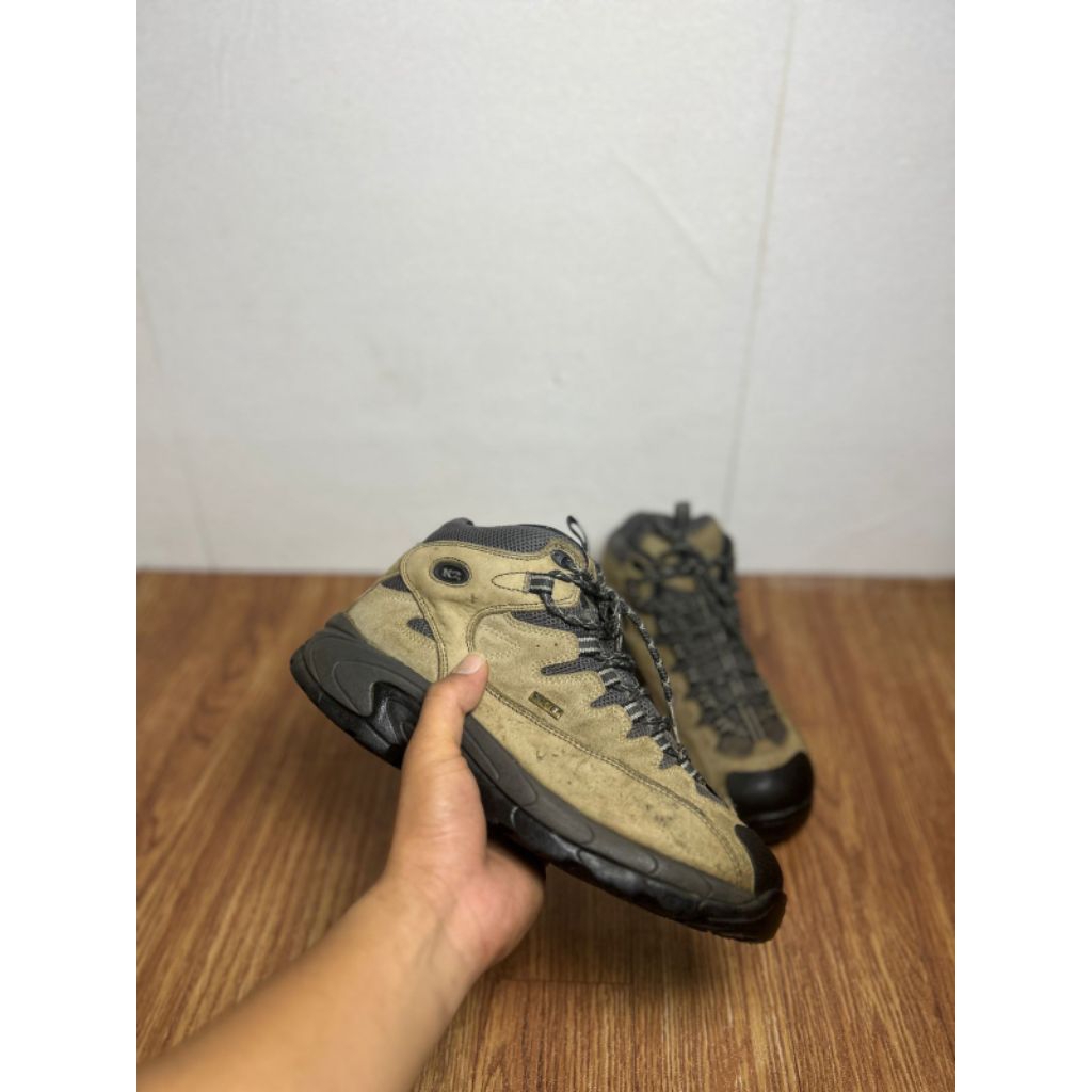 sepatu gunung original K2