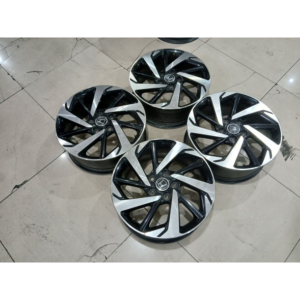 Jual velg bekas honda Hrv Ring 17x6,5 pcd 5x114 et 50