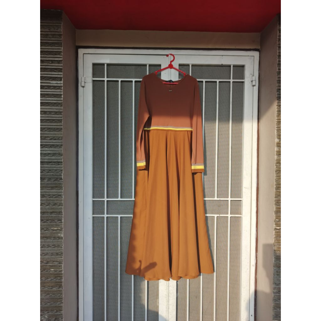 DRESS SISESA DENGAN SWAROVSKI