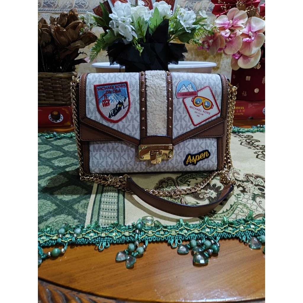 MK Aspen Medium Kinsley Shoulder Flap Cross Body Bag Vanilla Multi Tas Fashion Luxury Preloved