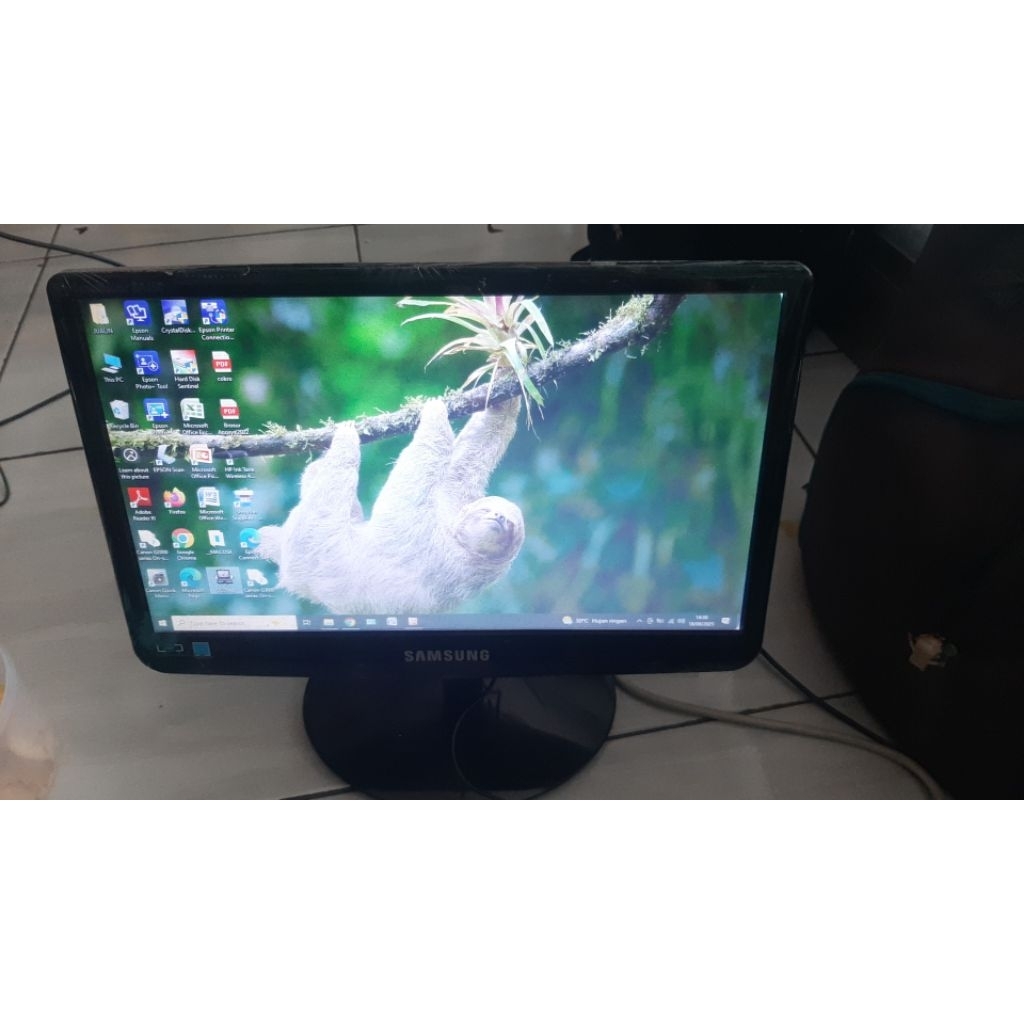 monitor 15.6in samsung tanpa kabel vga