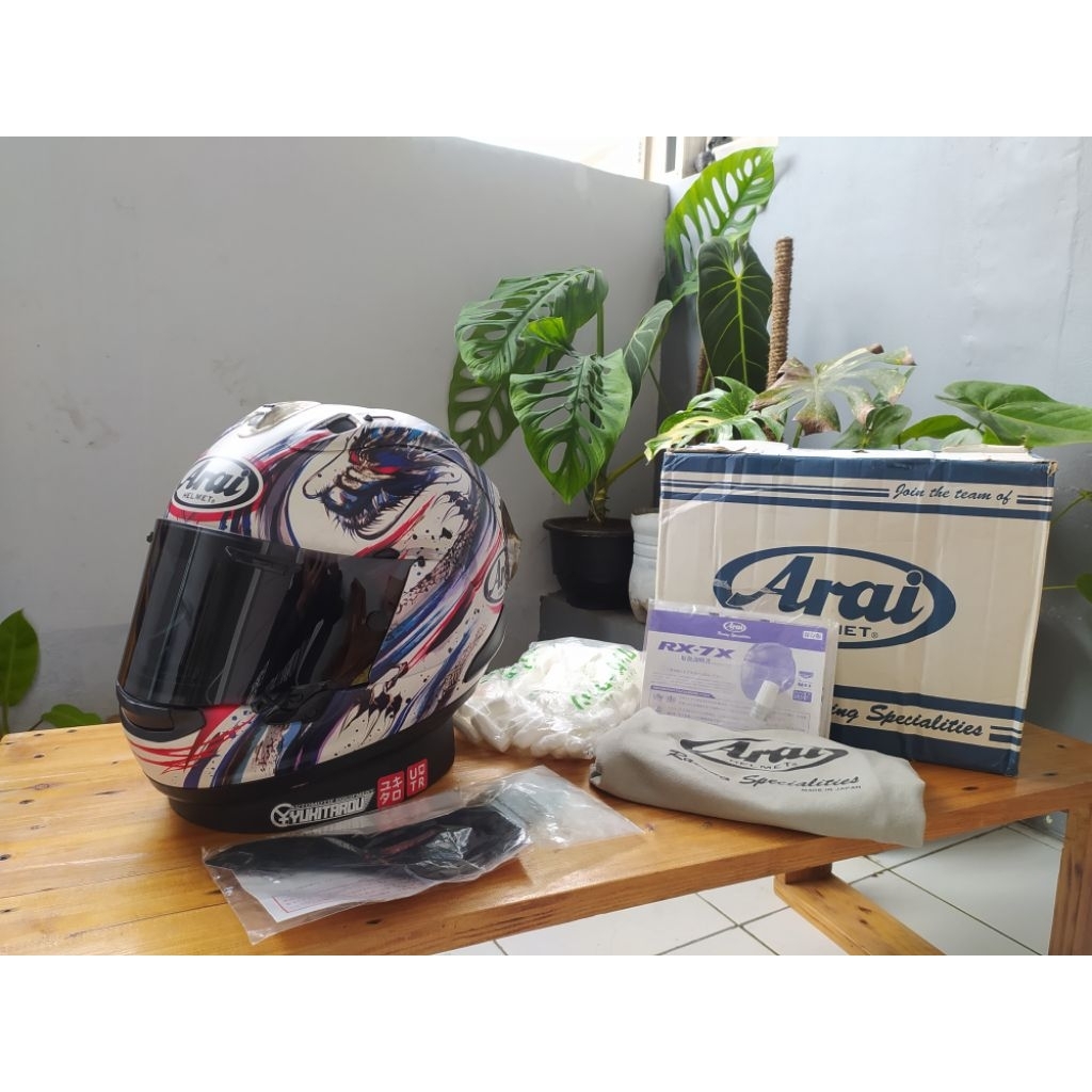 helm Arai RX-7X Kiyonari Trico second bekas like new