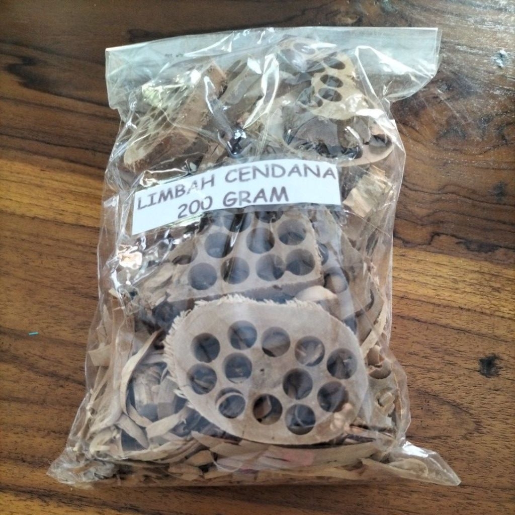 Limbah Kayu Cendana Tua