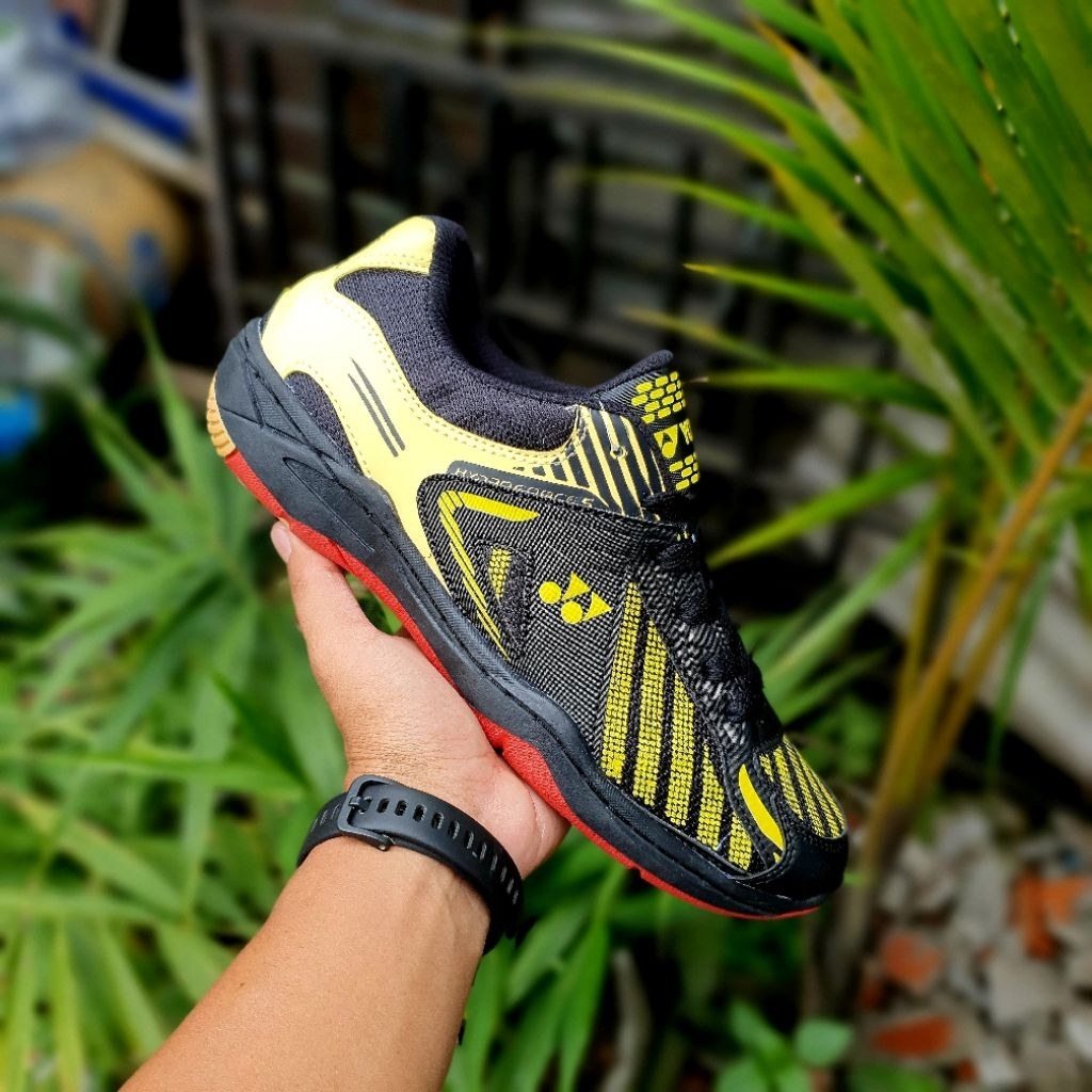 sepatu badminton pria terbaru.sepatu olahraga pria.sepatu badminton pria