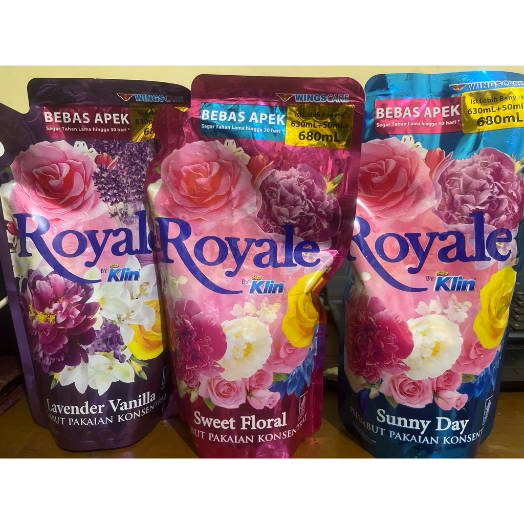 Royale Pelembut dan Pewangi Pakaian 680 ml