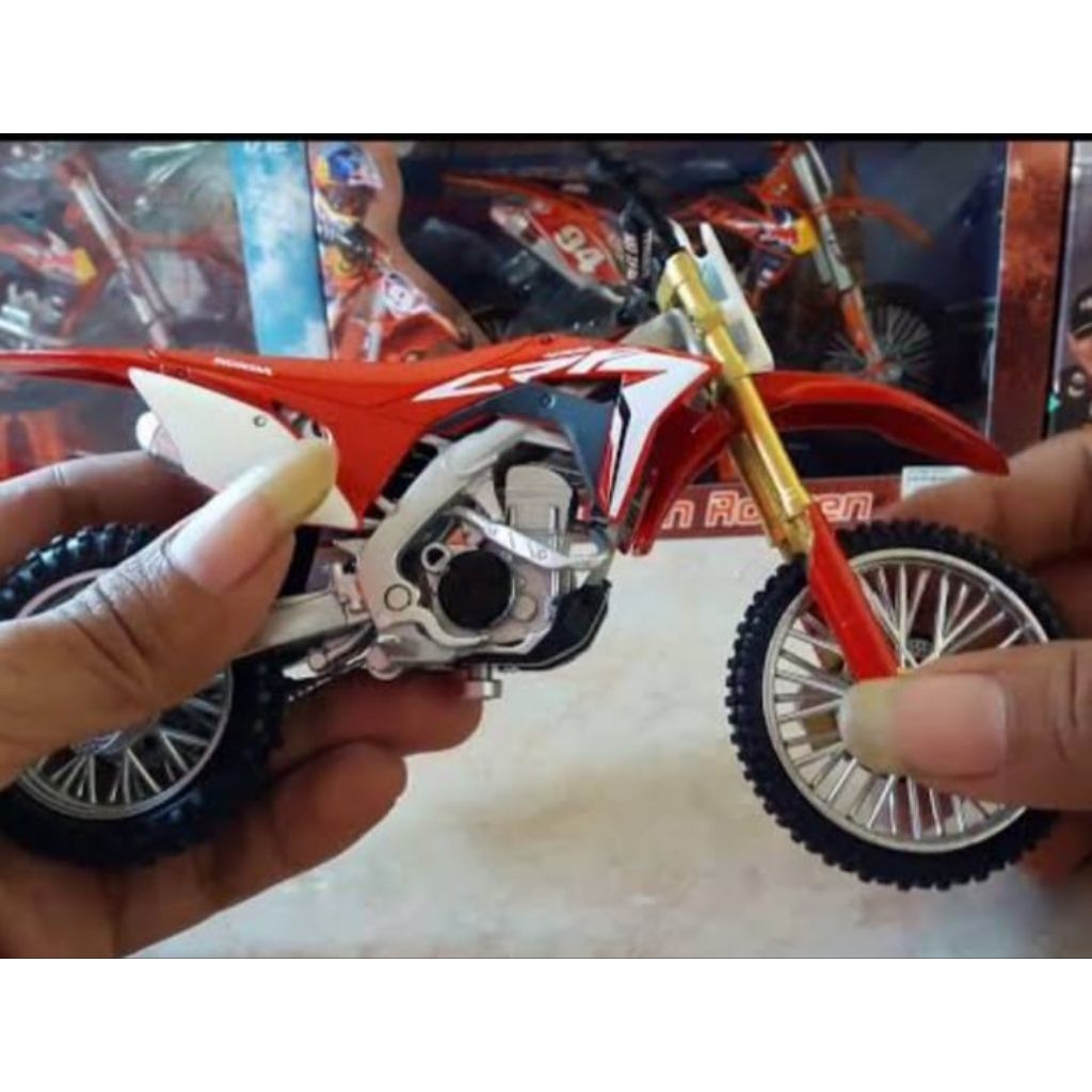 miniatur motor trail Honda crf 150 livery merah putih limited edition