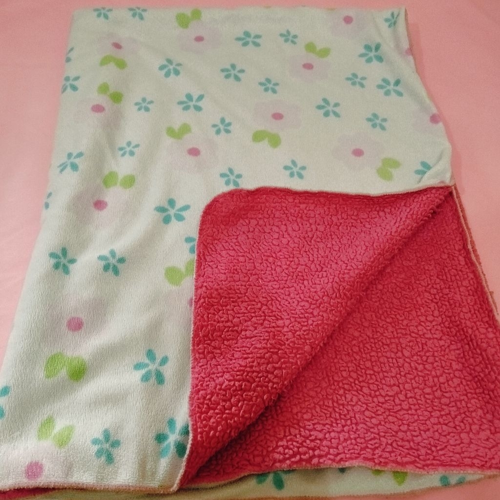 Preloved selimut topi dan selimut double fleece