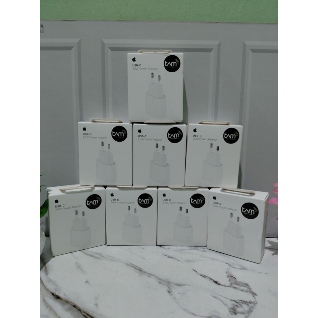 Adaptor baru Iphone 20 watt original garansi Tam greenpel