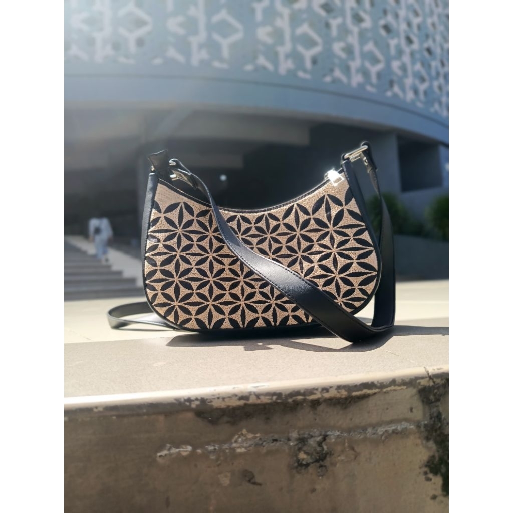 Shoulder bag | Tas Beuleun Sabit Aceh | Tas Bulan Sabit Aceh | Tas Pundak Dompet Perempuan Tas Etnik