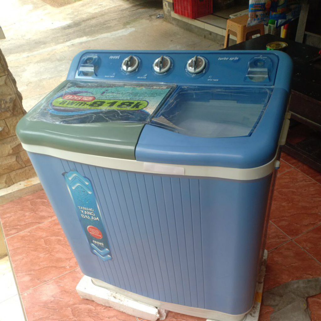 AKARI Mesin cuci 2 Tabung Turbo Spin AWM-818K
