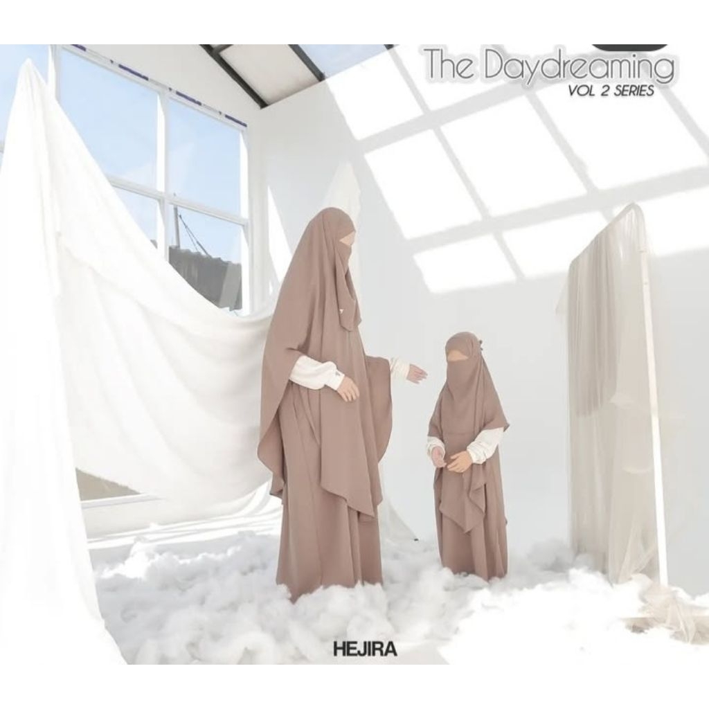 Hejira - 1 set abaya (sm) & gomar morel (mina)