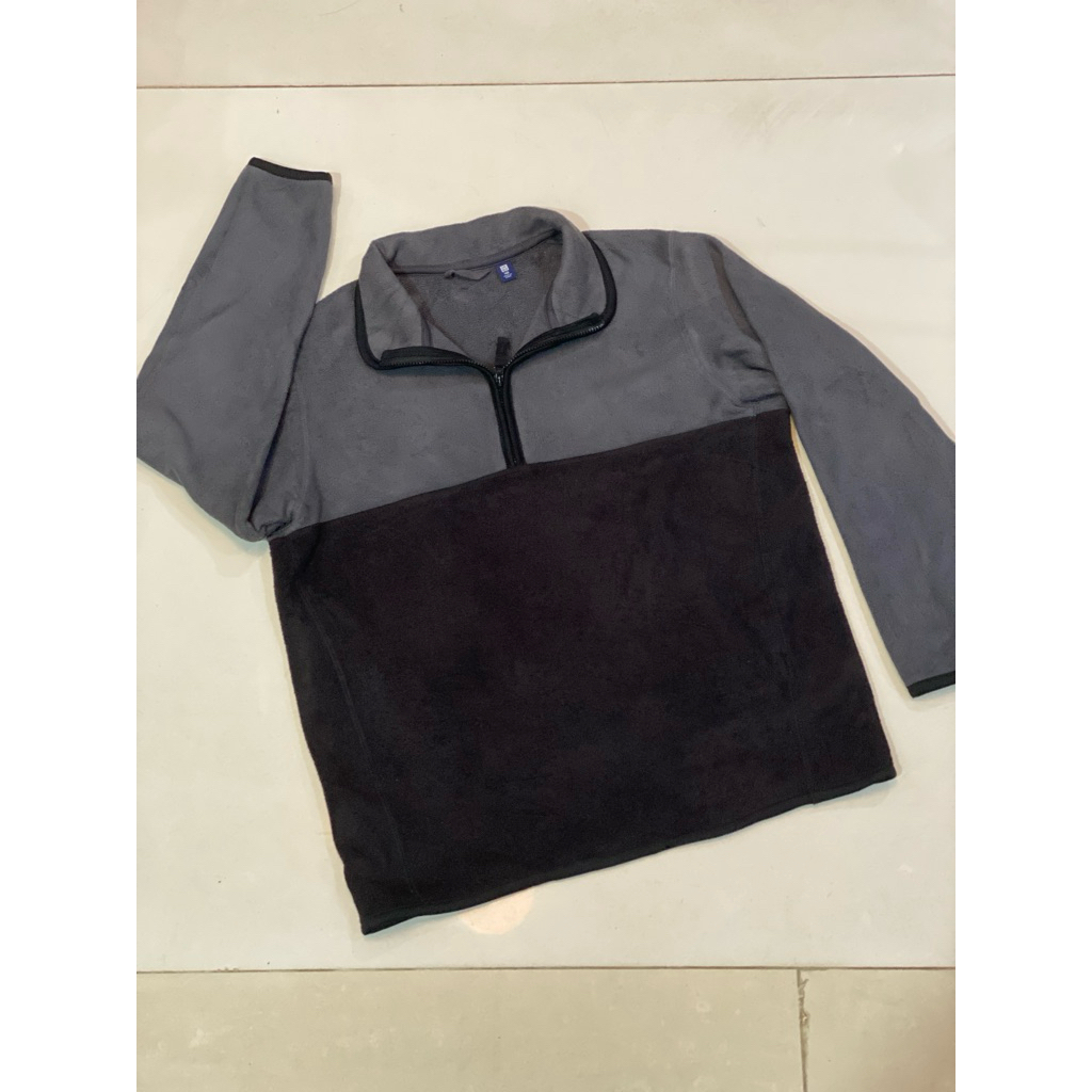 PRELOVED PL jeket sweater cn crewneck kerah polar hangat anak tanggung cowok laki branded Uniqlo Kid