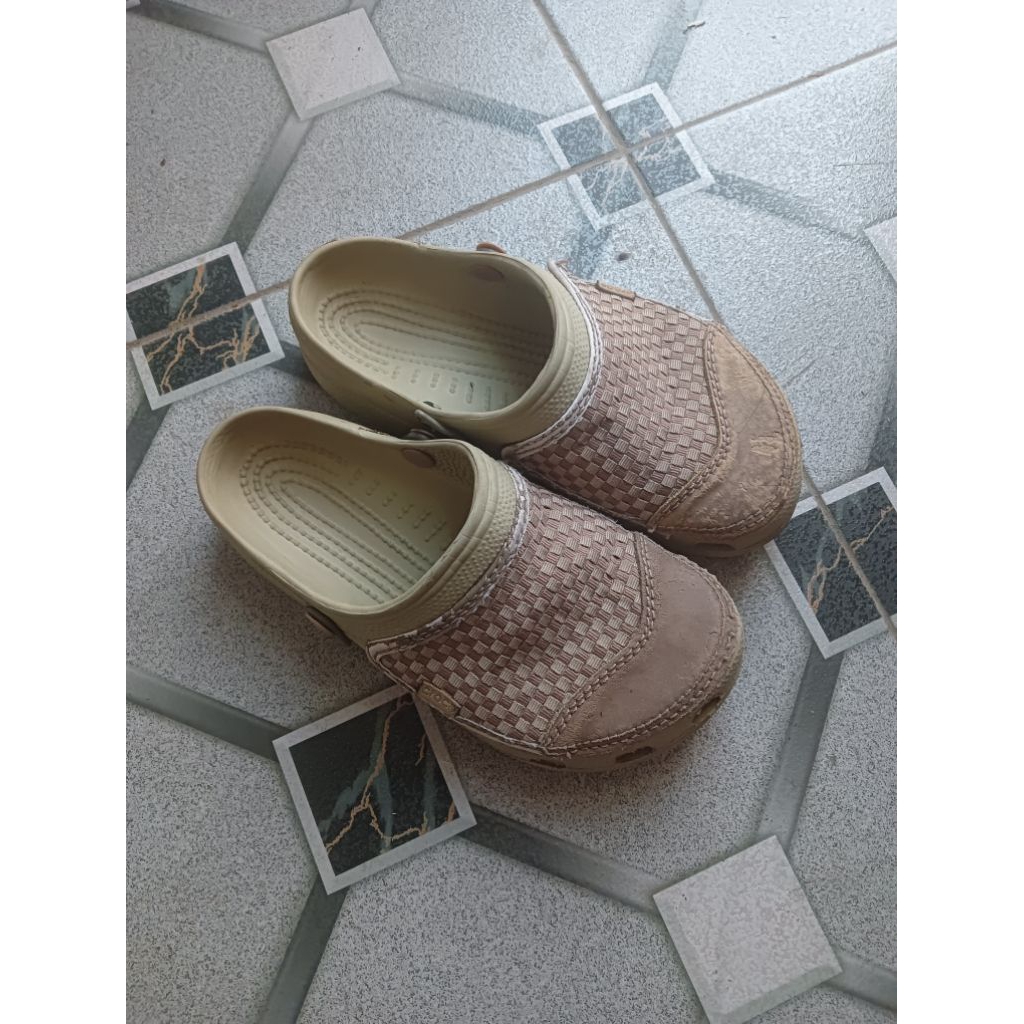 Sandal Crocs Yukon Woven M/7 (Bekas)
