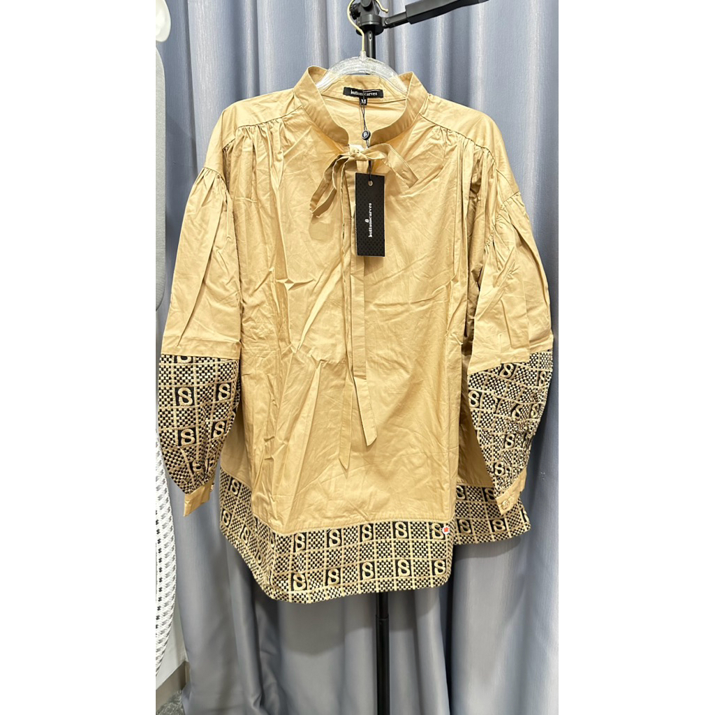 New Monogram Plaid Blouse Beige size M Buttonscarves