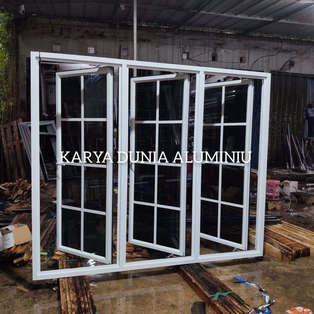 jendela aluminium swing  bukaan 1 arah 3 daun kusen 3" kaca 5mm
