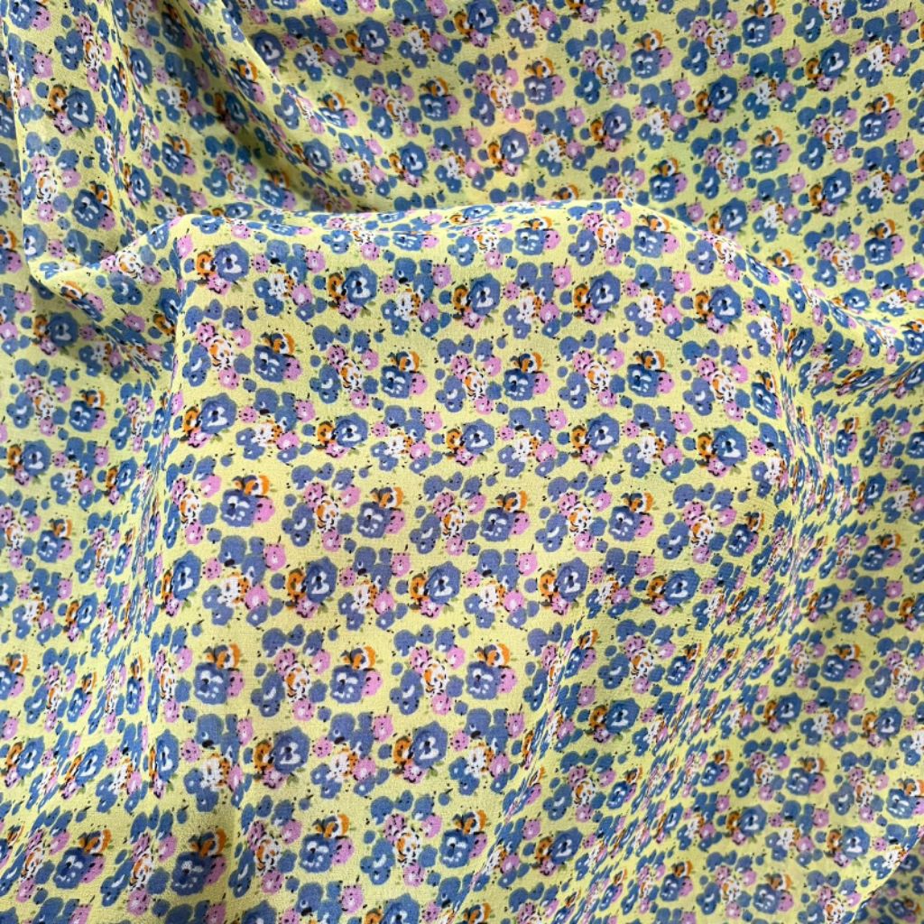 Kain ceruty  motif bunga kecil / kain seruti bahan kebaya /bahan gamis