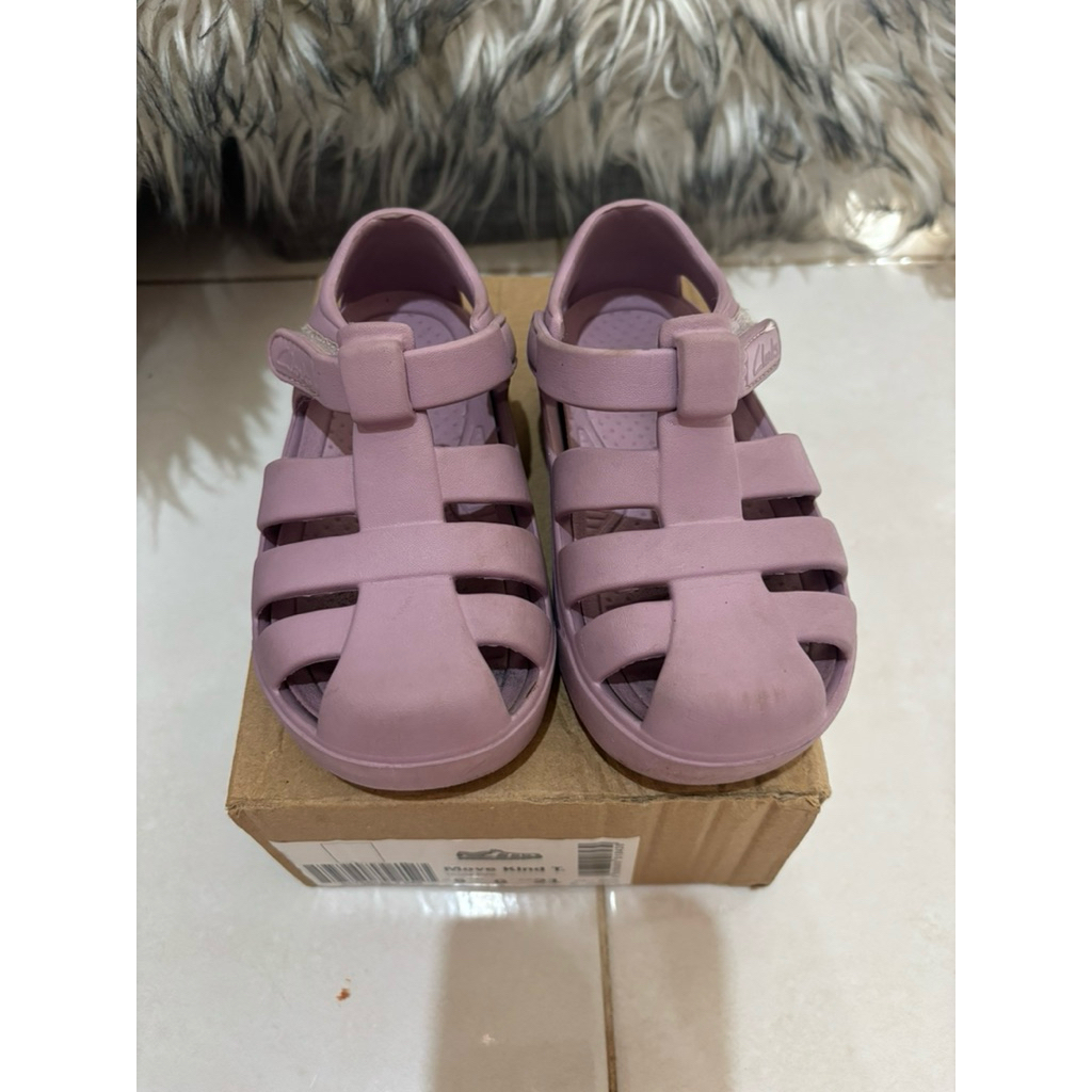 PRELOVED SEPATU CLARKS ANAK