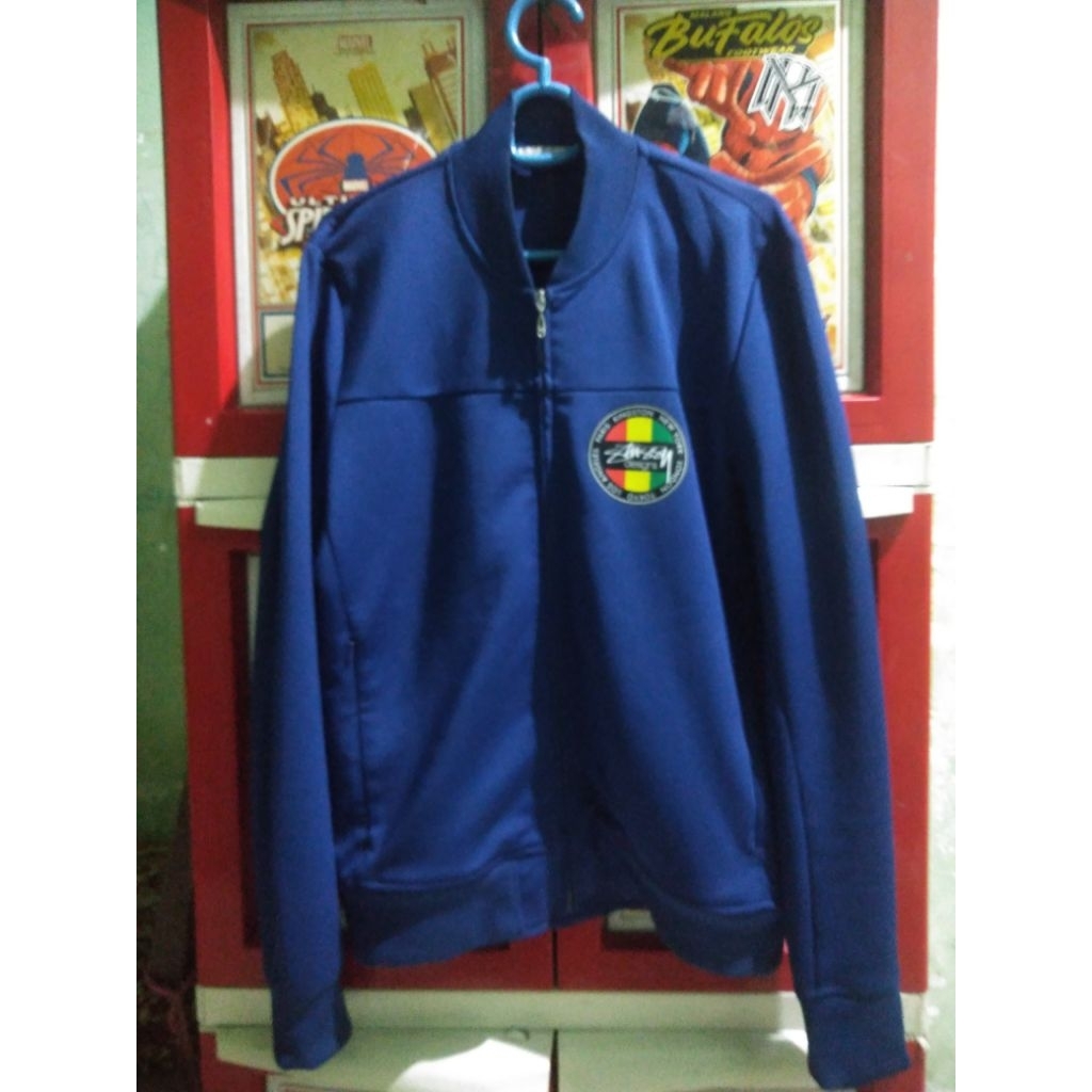Track top kerah varsity