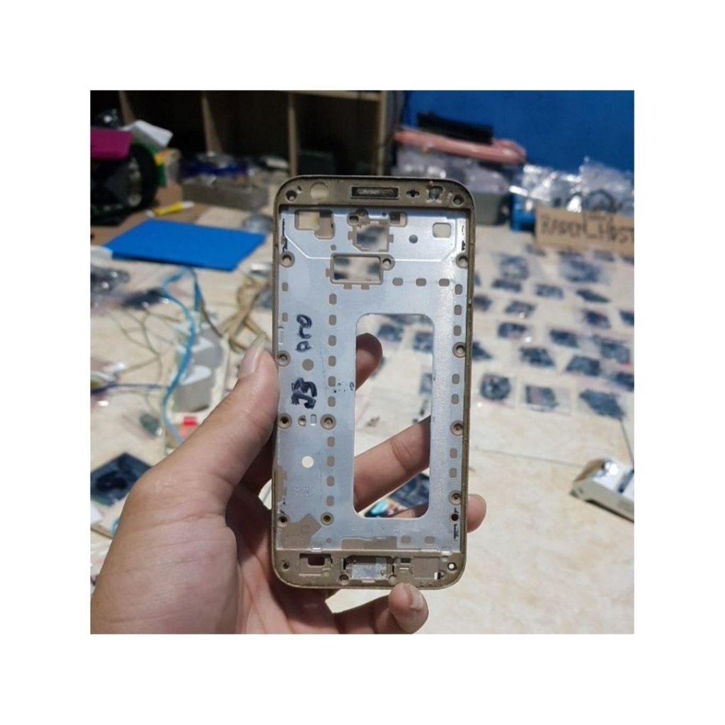 FRAME TATAKAN LCD TUPANG TENGAH SAMSUNG GALAXY J3 PRO LAYAK PAKAI NO BONCEL BONCEL ORIGINAL COPOTAN
