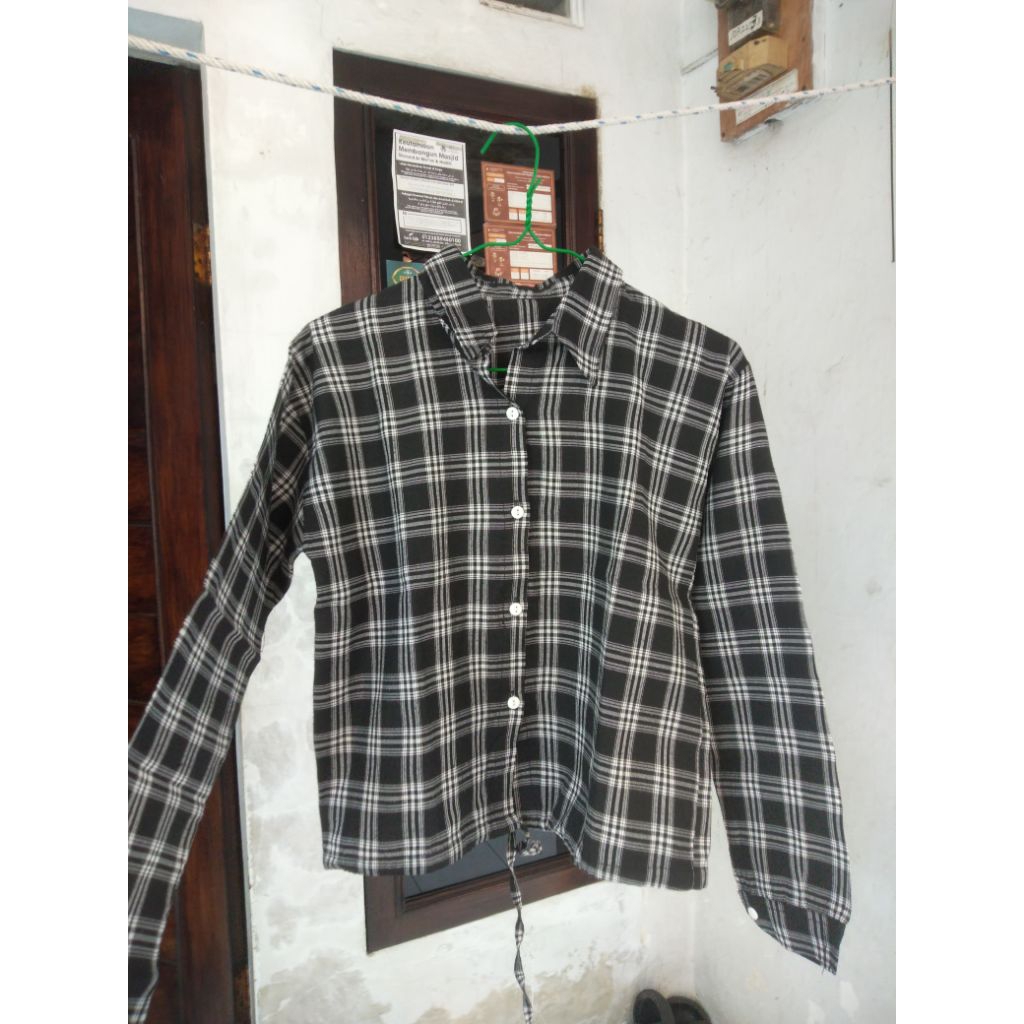 KEMEJA KOTAK KOTAK CROP