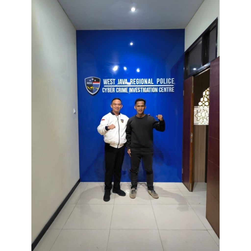 Huruf Timbul Akrilik Spons Eva