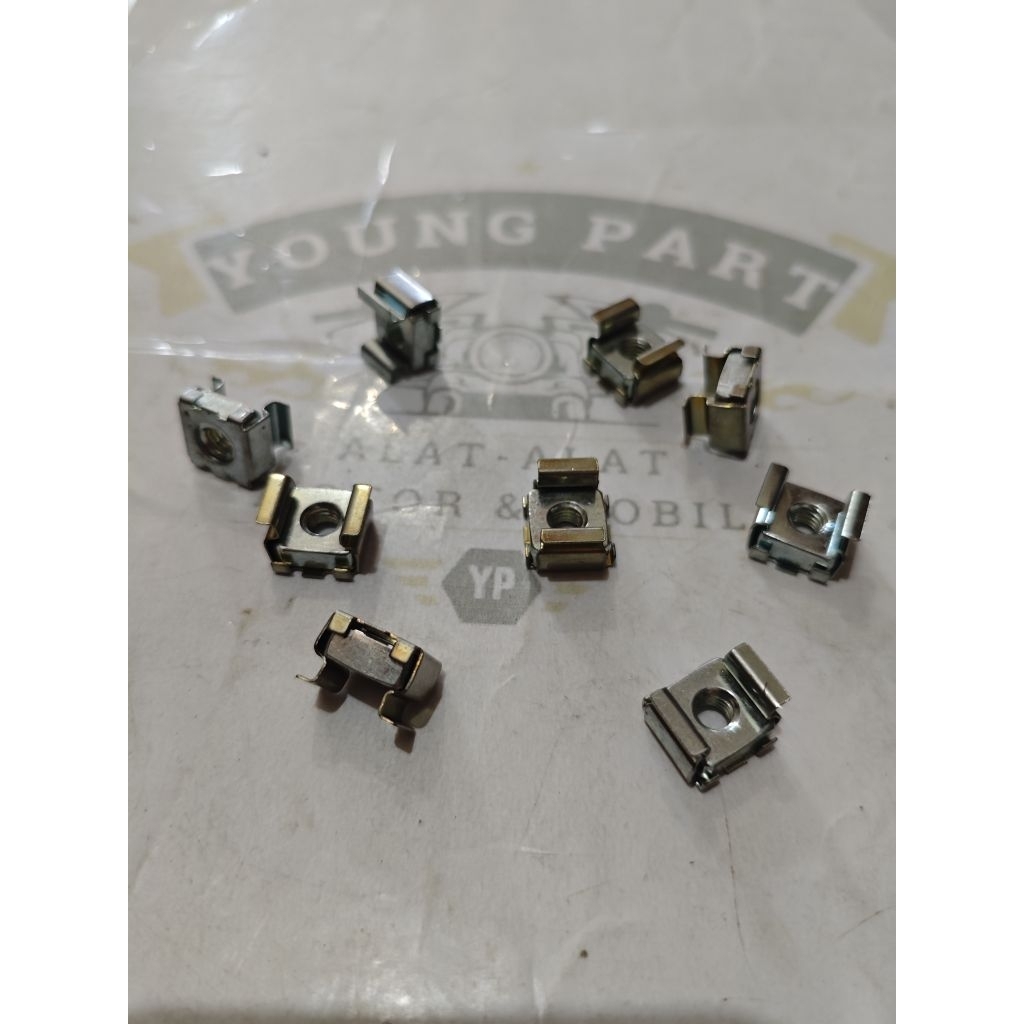 MUR CAGE Mur kotak klip M5 harga untuk ( 2 PCS)