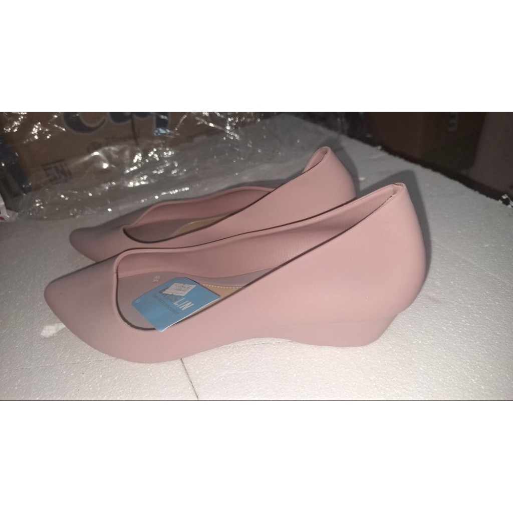 Sandal Selop breslin