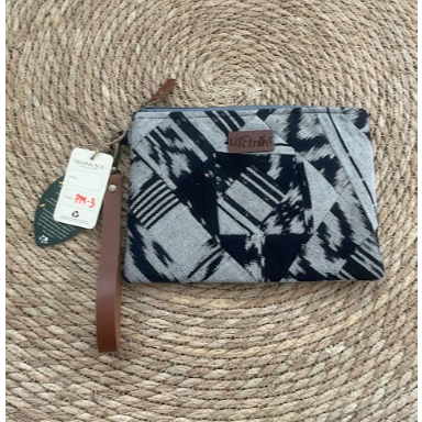 Pouch Medium Patchwork Tenun Abu