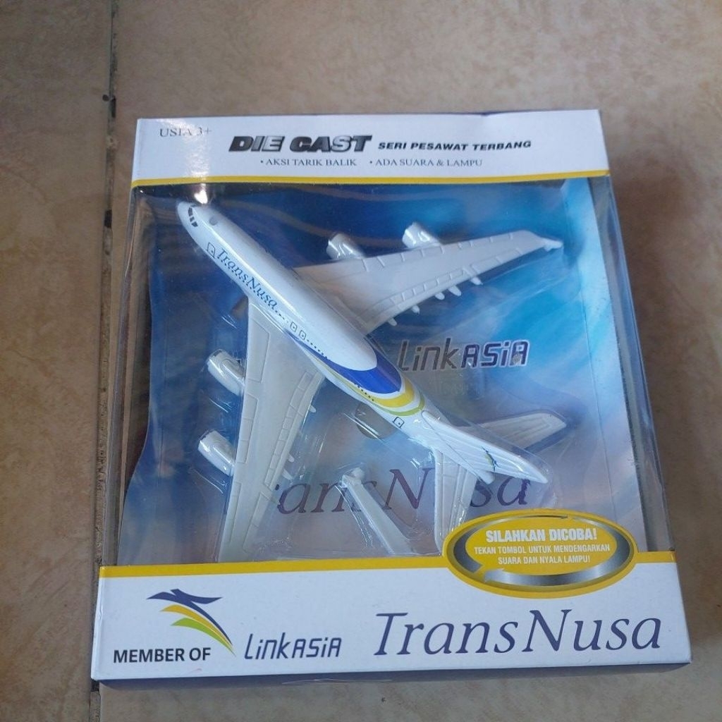 TRANS NUSA DIE CAST SERI PESAWAT TERBANG MAINAN PESAWAT ANAK - MAINAN DIECAST PESAWAT EDUKASI KOLEKS
