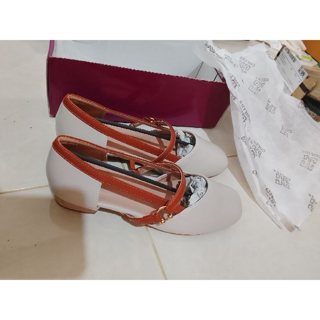 Shoes hak tahu coline ori