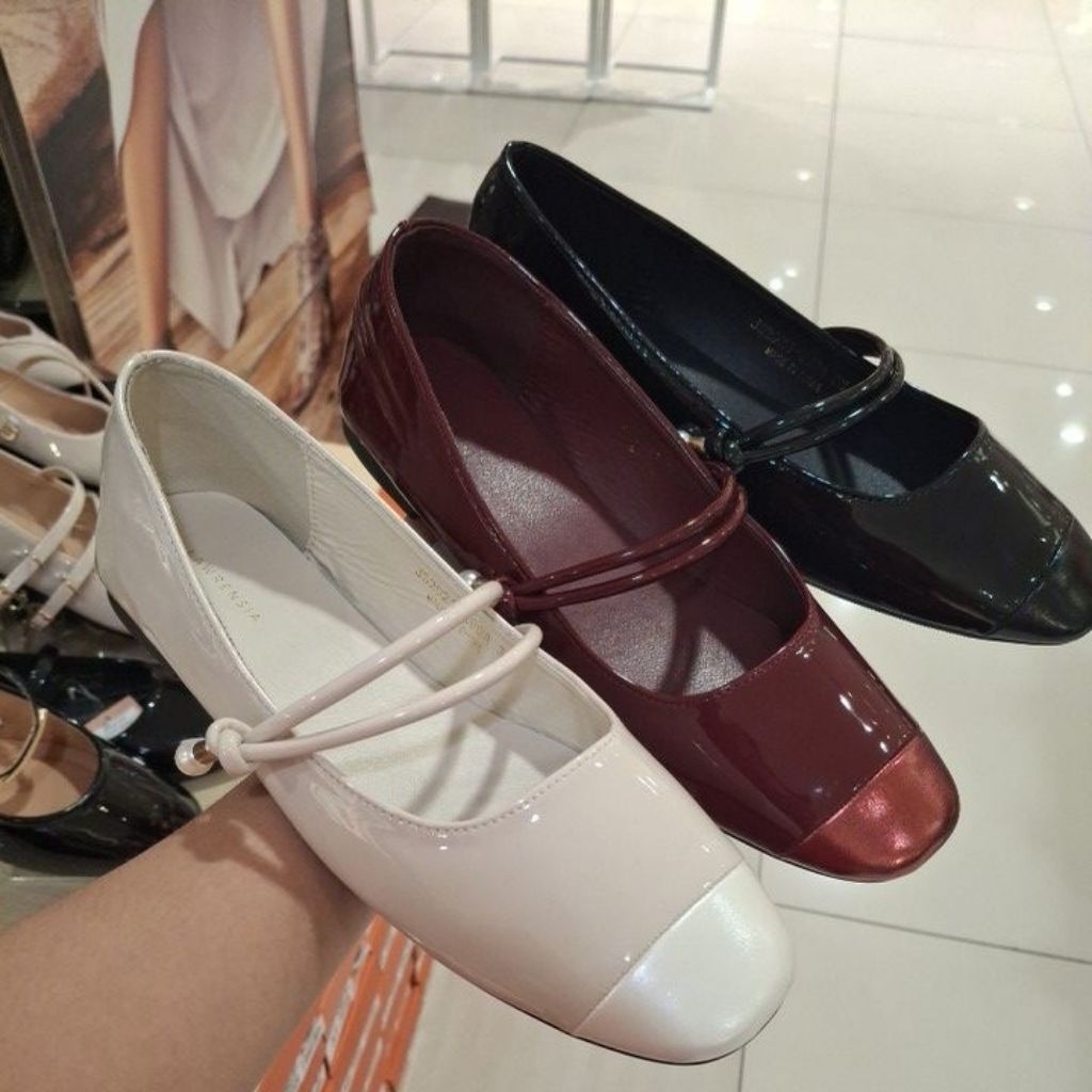 sepatu flat lawrensia