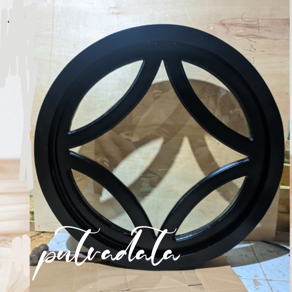 Kusen Jendela Bundar Klasik Kayu Jati 50 cm Jendela Rumah Minimalis