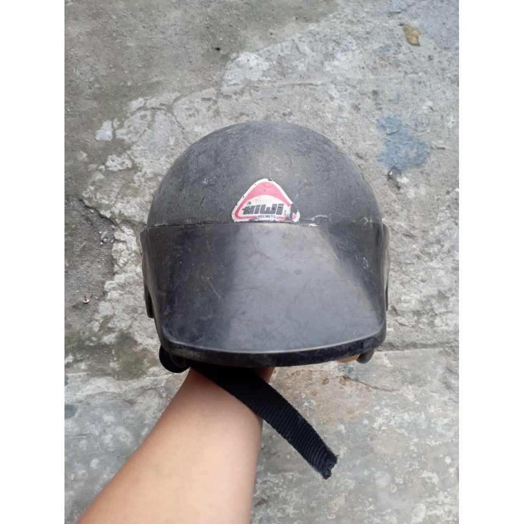 Helm Kiwi Lawas
