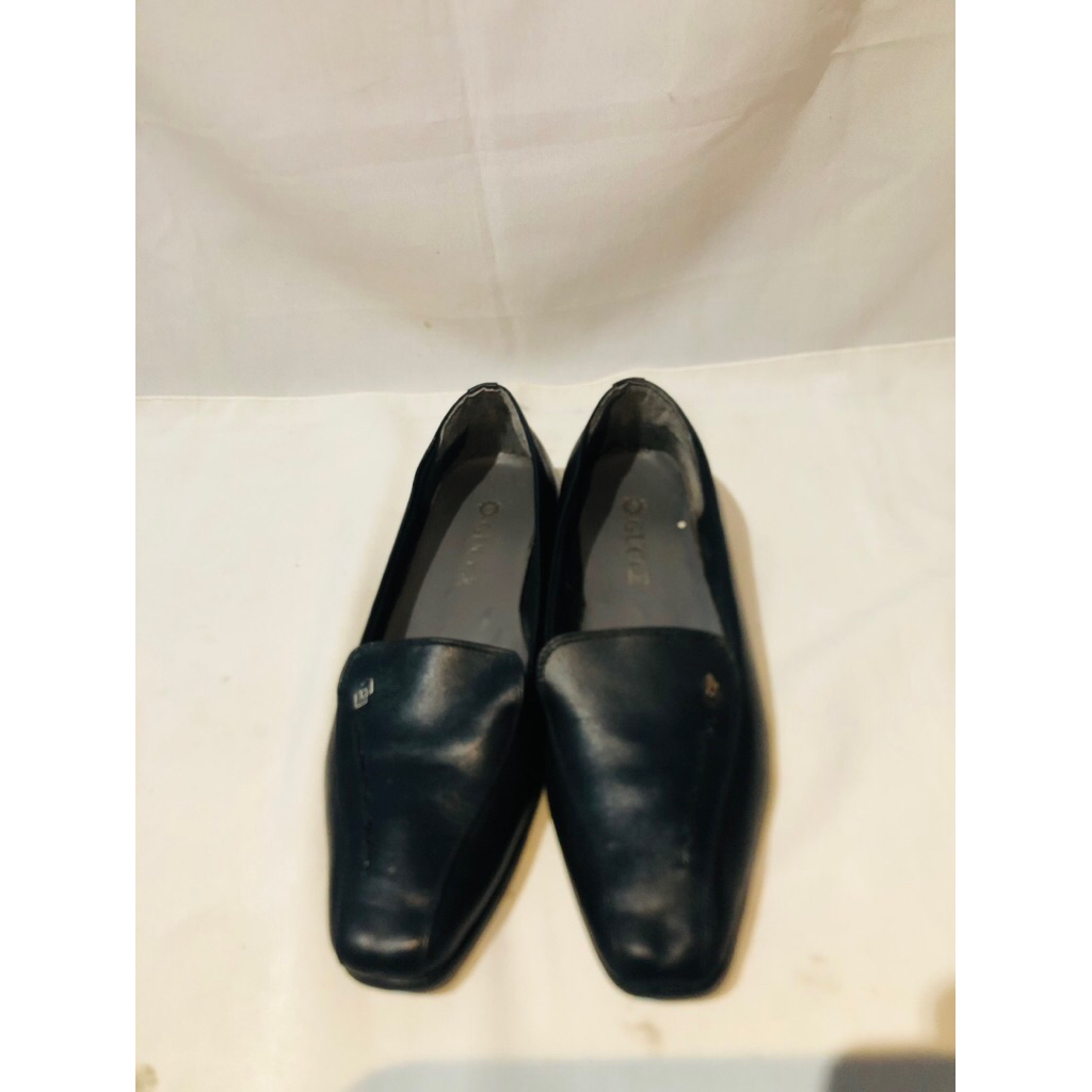 sepatu loafer merk Gucci uk 39