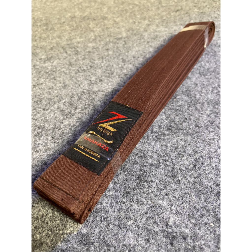 sabuk karate warna coklat tua
