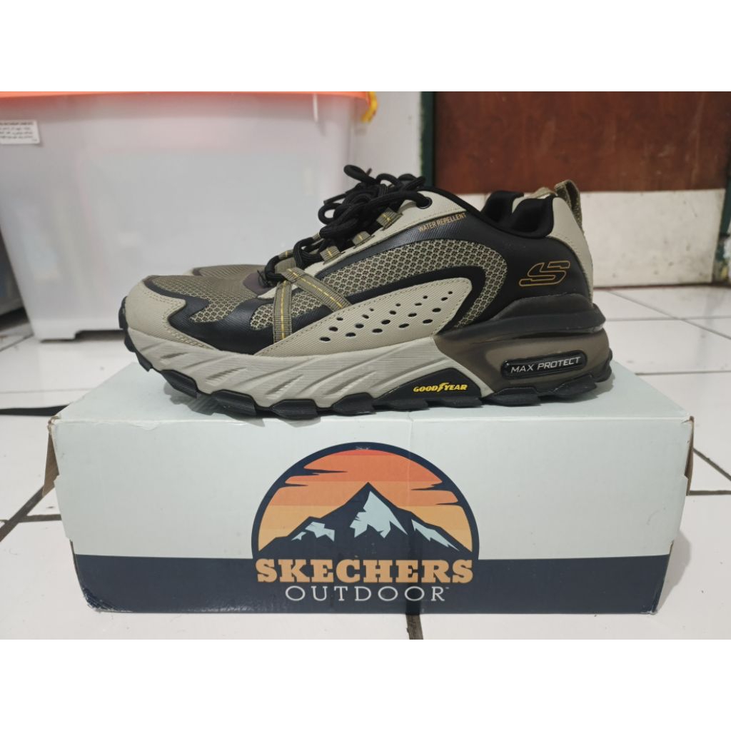 Skechers Max Protect