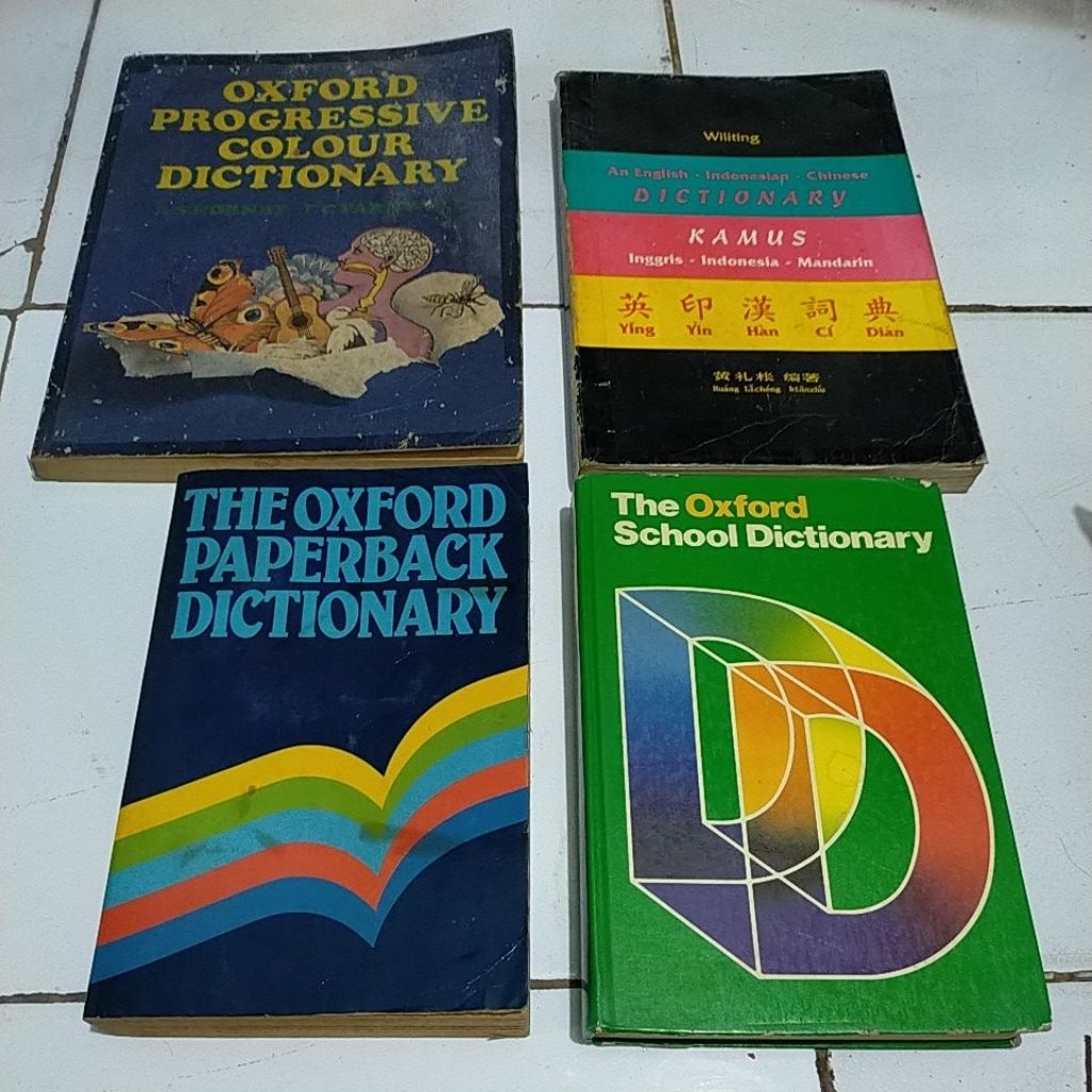 Original cabutan the Oxford schools dictionary dan the Oxford paperback dictionary . Kamus Inggris I