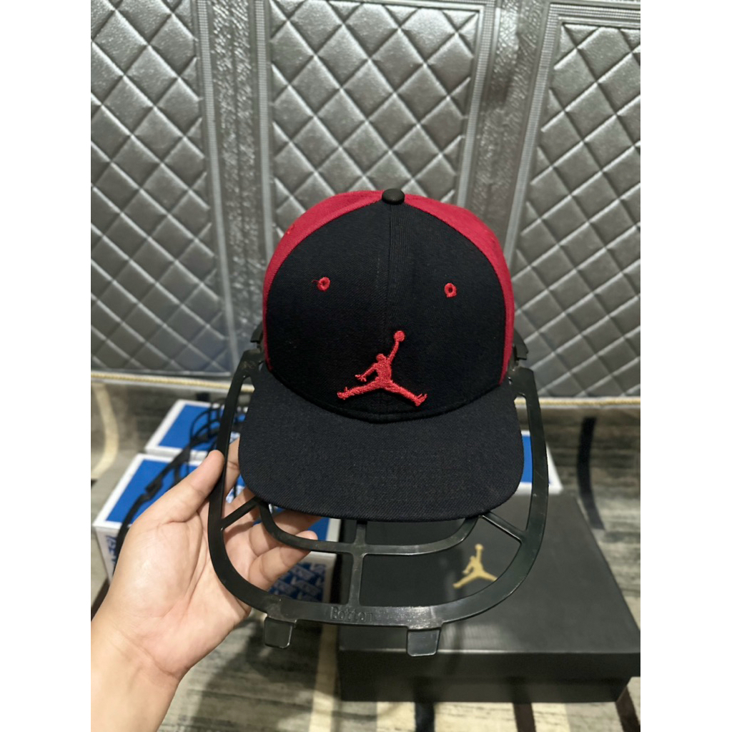 Topi snapback jumpman nike jordan black red original