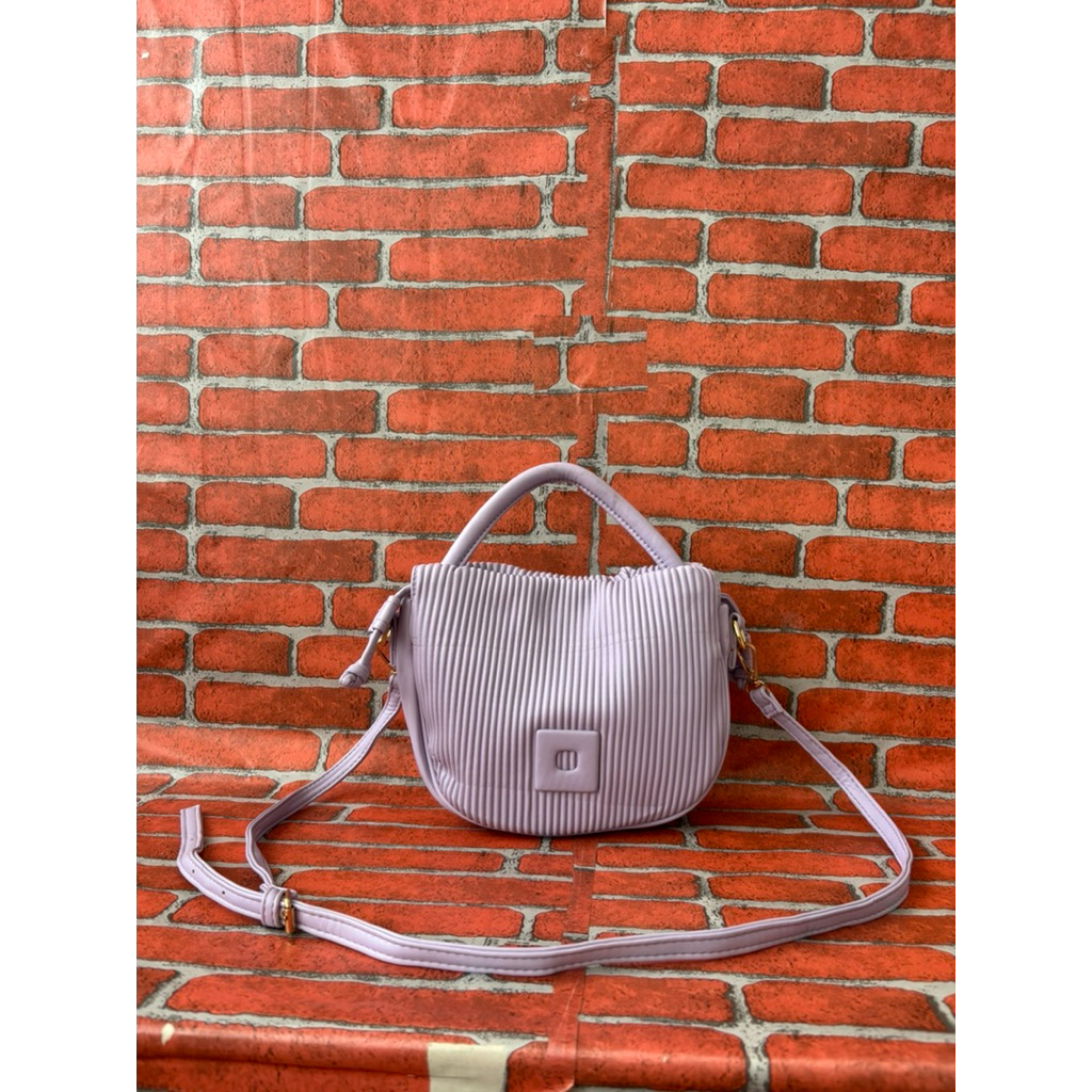 TAS SLING FASHION WANITA GNB PURPLE SECOND BRANDED / TAS TENTENG KULIT WANITA SECOND UNGU